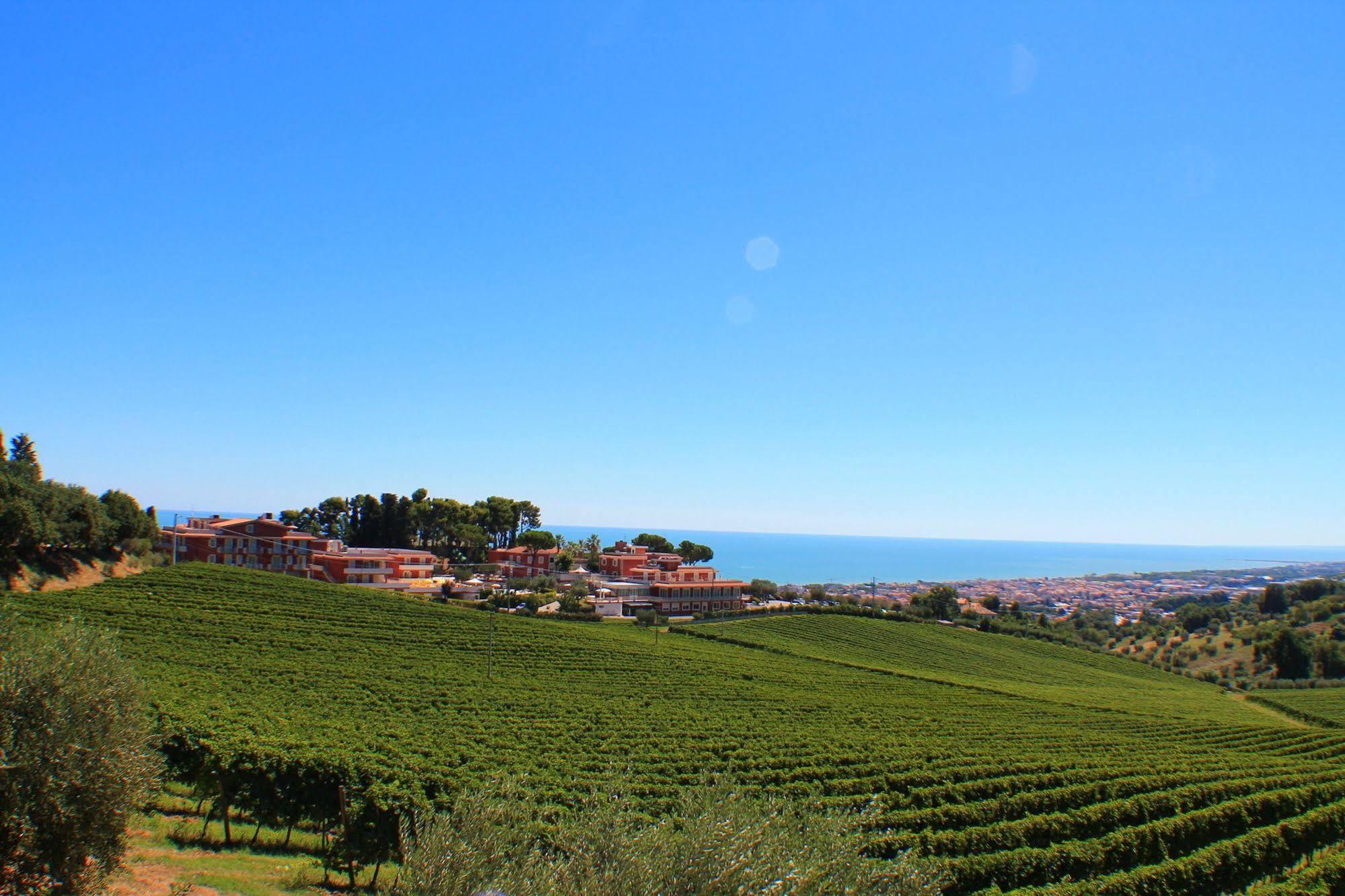 Il Parco Sul Mare Resort & Spa Tortoreto Bagian luar foto